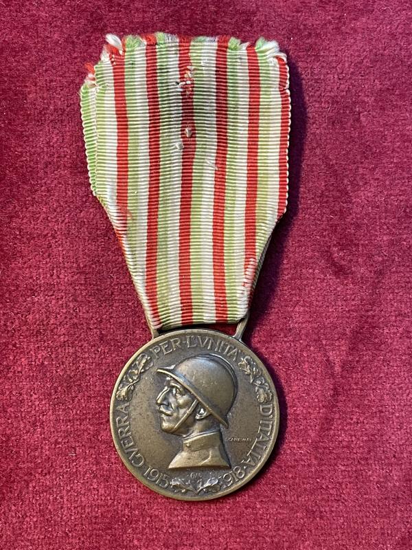 Italy WWI war merit medal