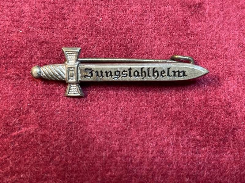 3rd Reich Jungstahlhelm mitgliedabzeichen
