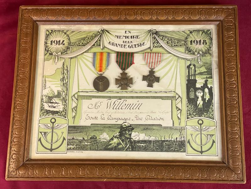French Tableau de Certificat En Memoire De La Grande Guerre e 3 Medailles