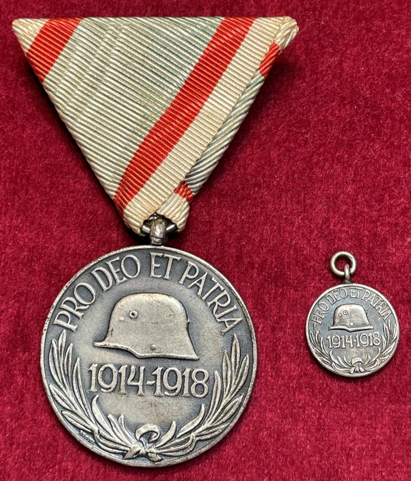 Hungary Pro Deo et Patria WWI medals
