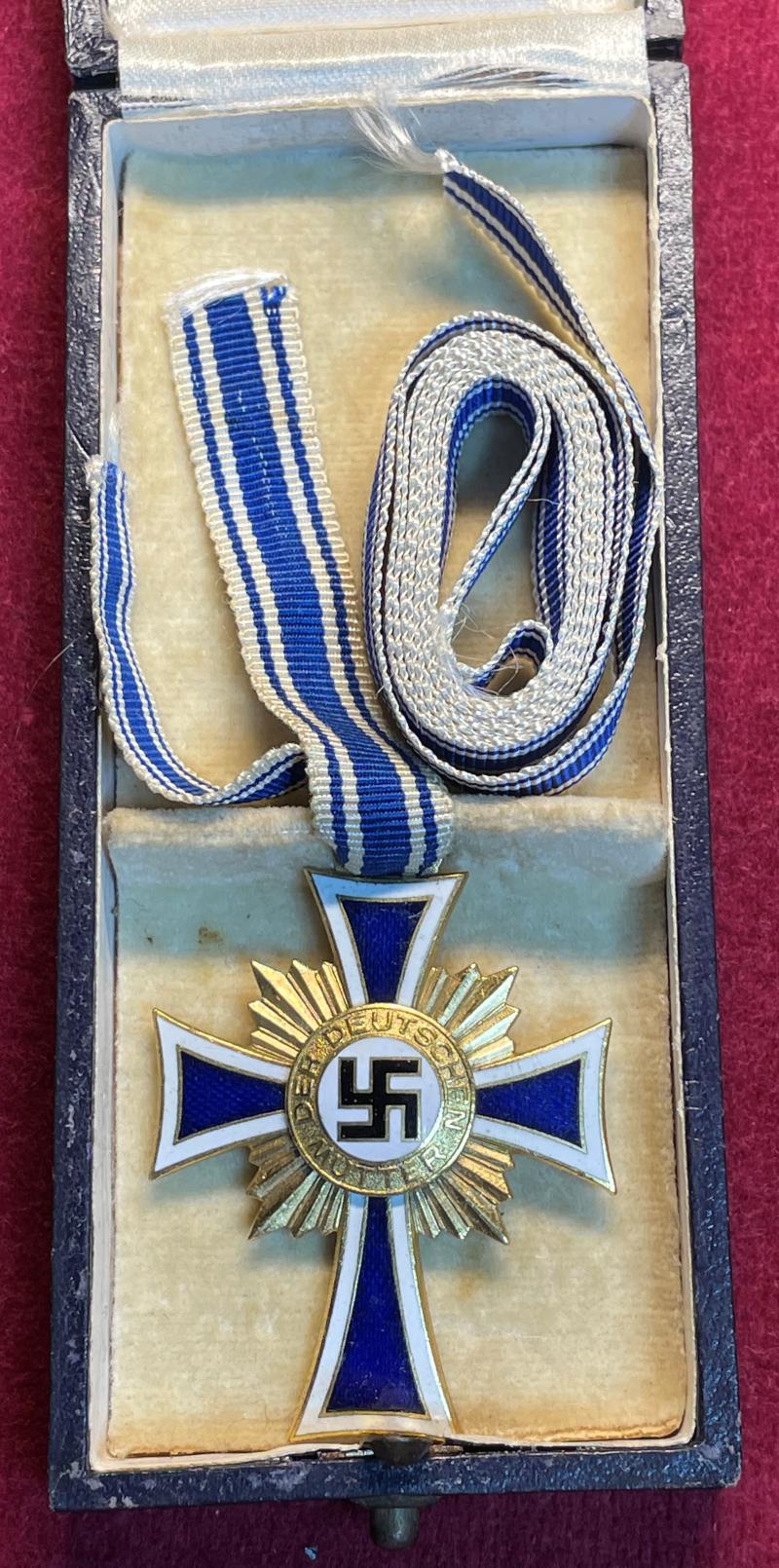 3rd Reich Mutterkreuz 1. Klasse mit Etui