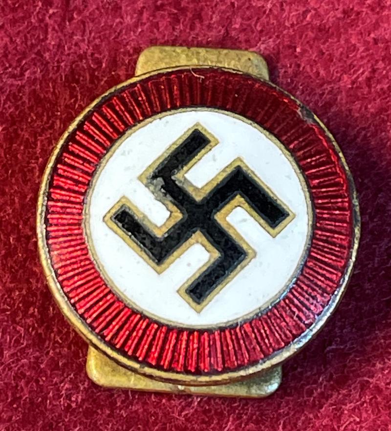 3rd Reich Manschettenknöpf mit emaillierten Hakenkreuzen