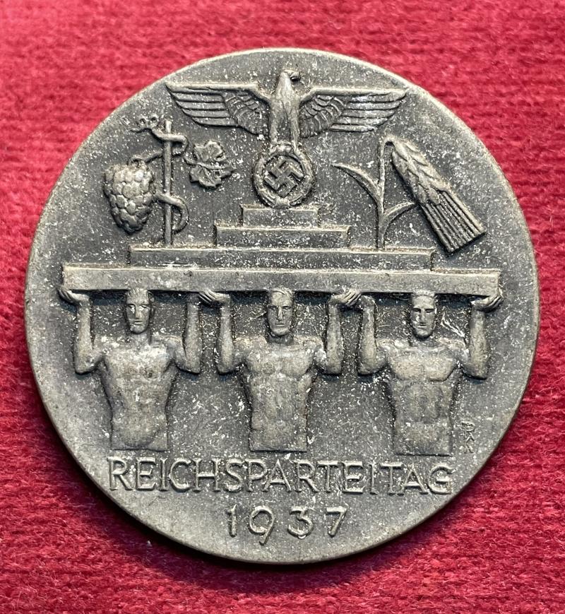 3rd Reich NSDAP Reichsparteitag 1937 abzeichen