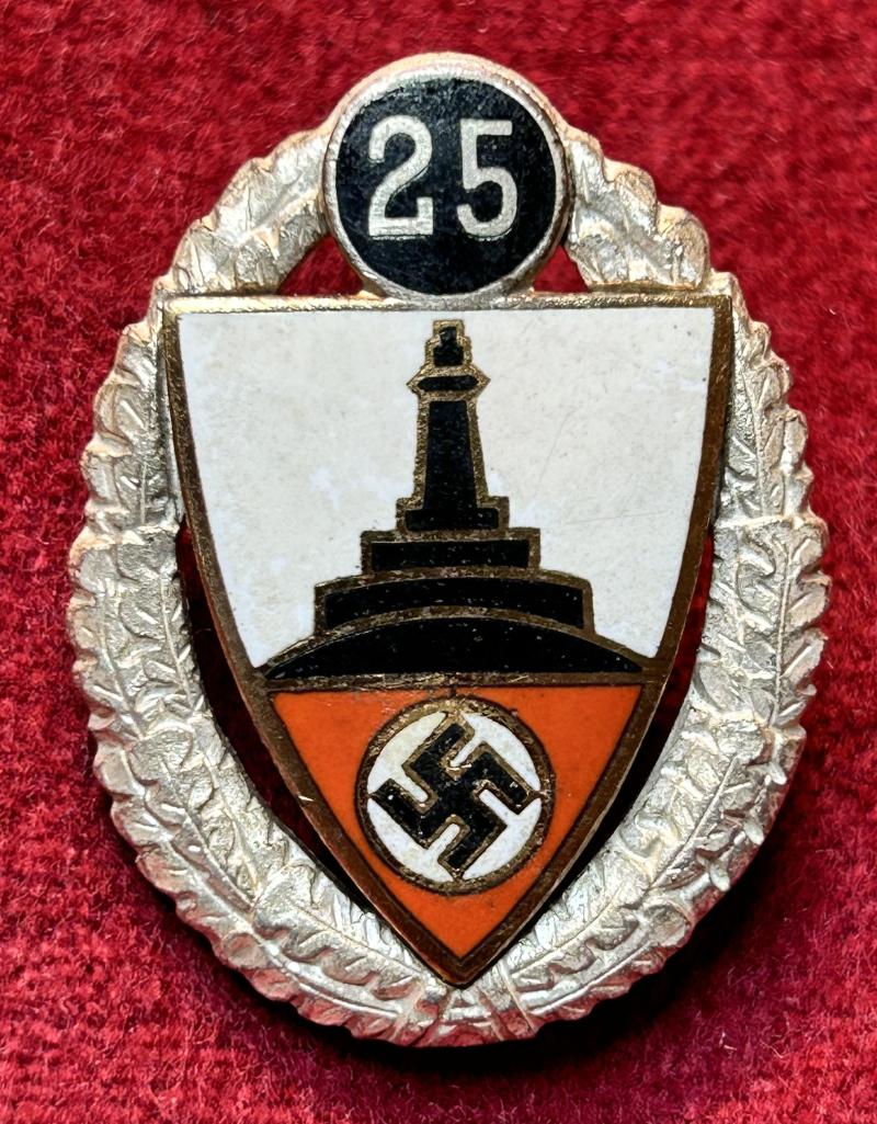 3rd Reich DRKB Silberne Ehrennadel für 25 jährige Mitgliedschaft 2. Form