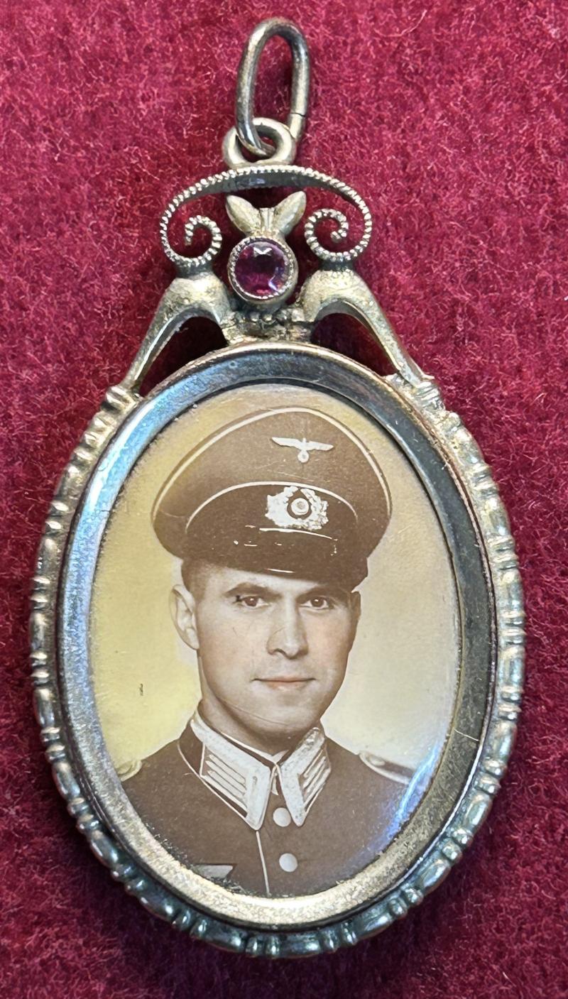 3rd Reich Medaillon mit foto Offizier wehrmacht
