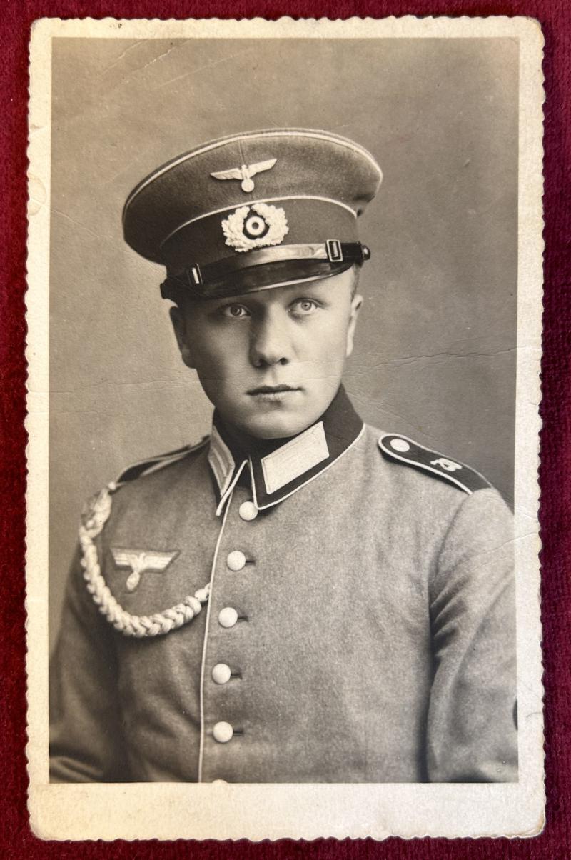 3rd Reich Foto Ein Wehrmacht Infanterie Soldat der 62. IR mit Schutzenschnur