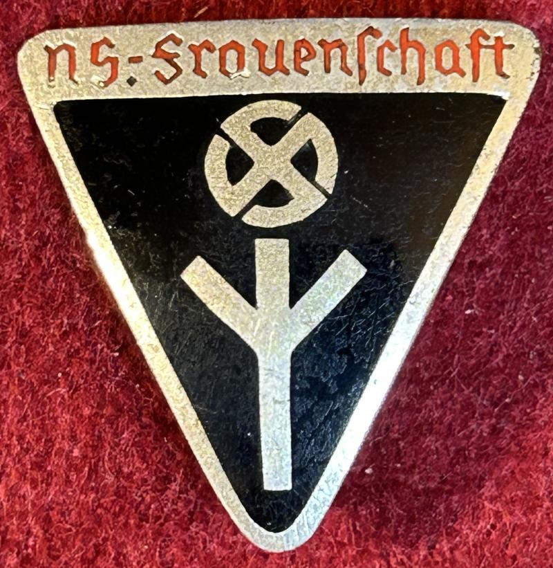 3rd Reich Deutsches Frauenschaft M1/128