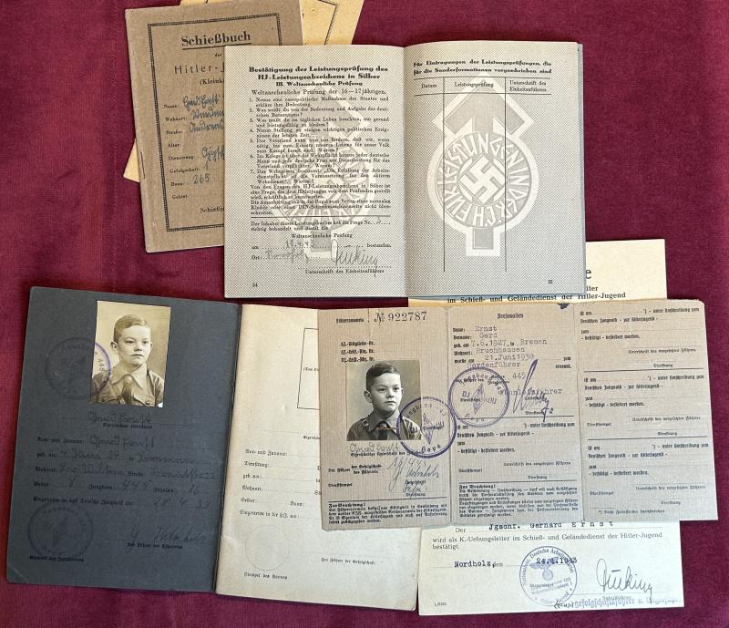 3rd Reich Dokumentgruppe von eine Hitlerjugend mitglied.
