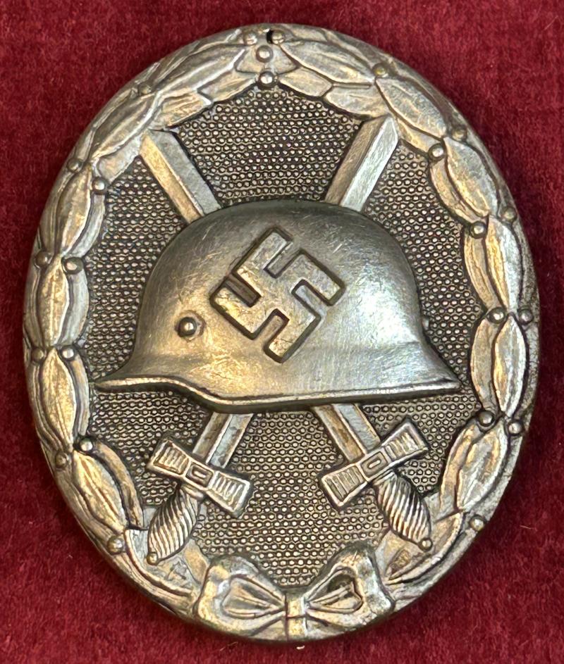 3rd Reich Verwundetenabzeichen 1939 in Silber (30) Breite Nadel variant