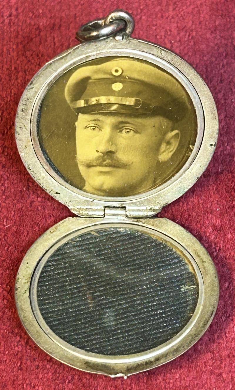 Kaiserreich Medaillion 1914-1916 mit Soldatenfoto