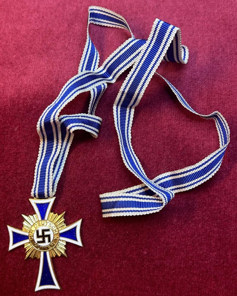 3rd Reich Mutterkreuz 1. Stufe Gold (2. Form)