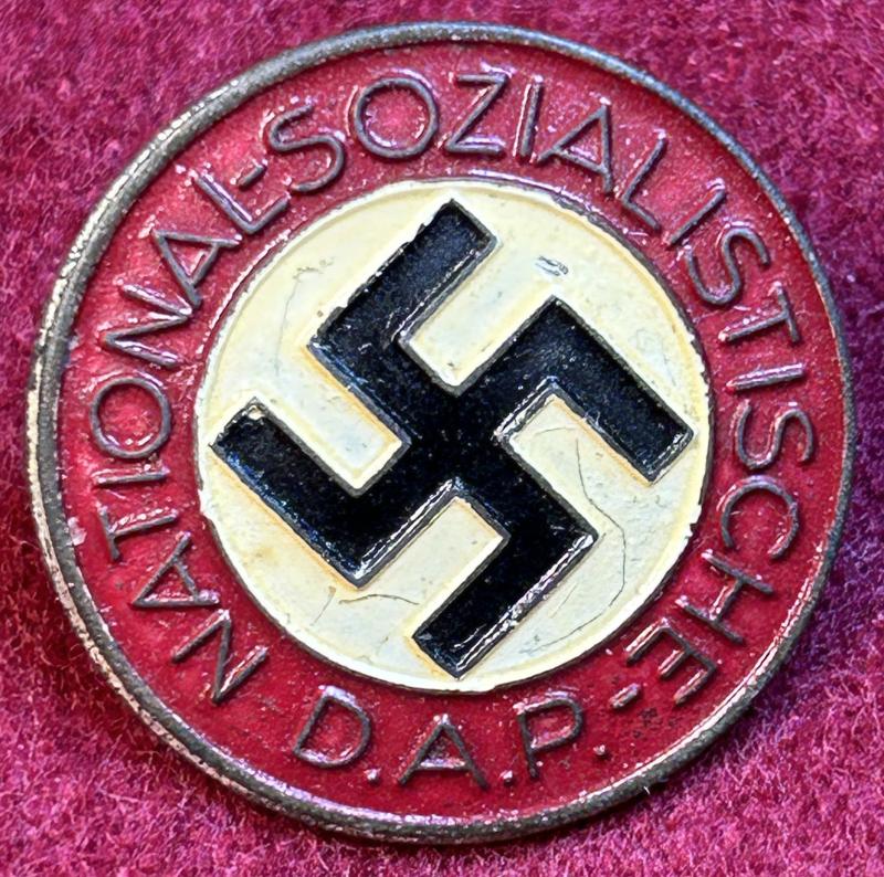 3rd Reich NSDAP Lackierte Parteiabzeichen (Wilhelm Deumer)