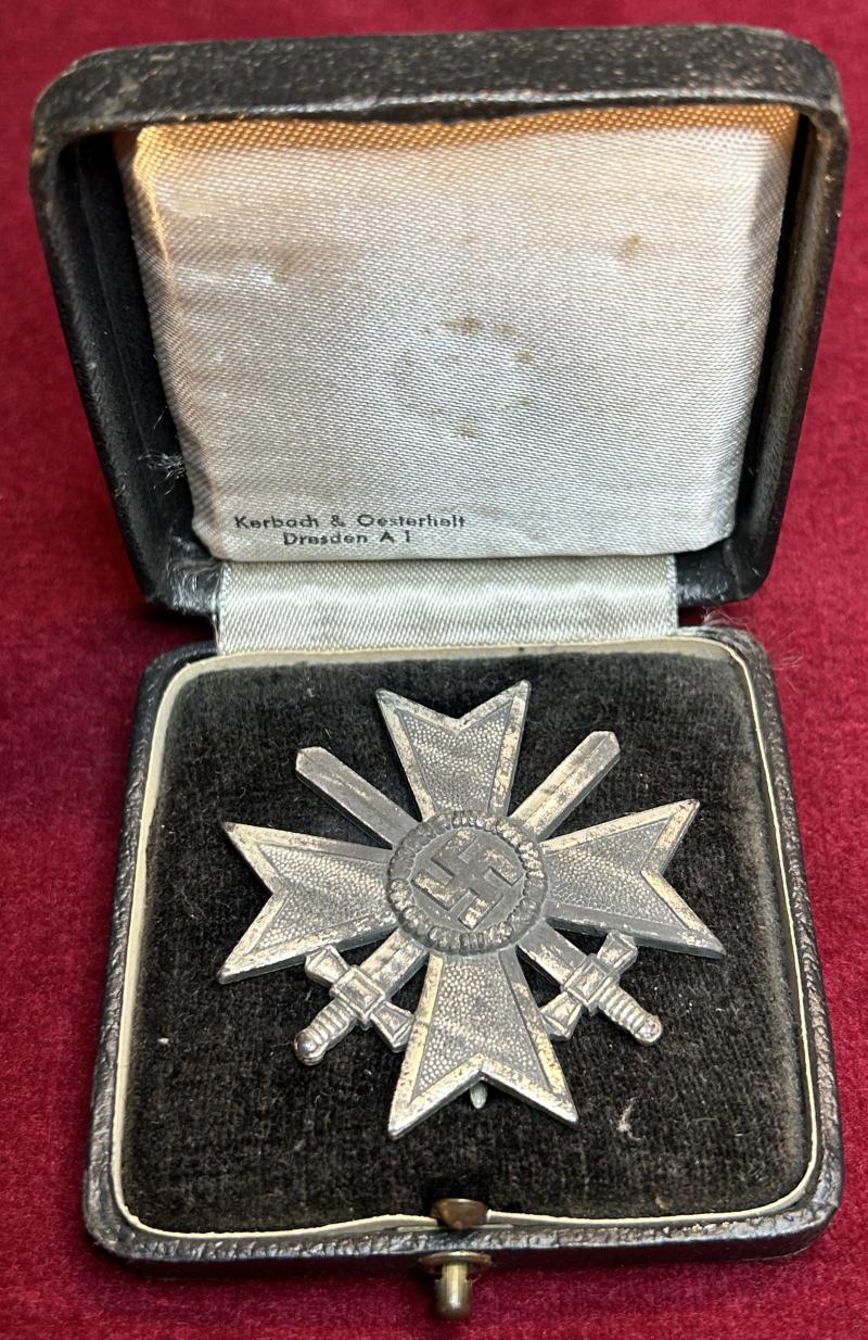 3rd Reich Kriegsverdienstkreuz mit Schwertern 1. Klasse 1939 mit Etui (Kerbach & Österhelt)