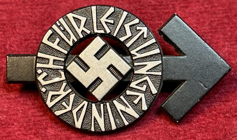 3rd Reich HJ Leistungsabzeichen M1/36