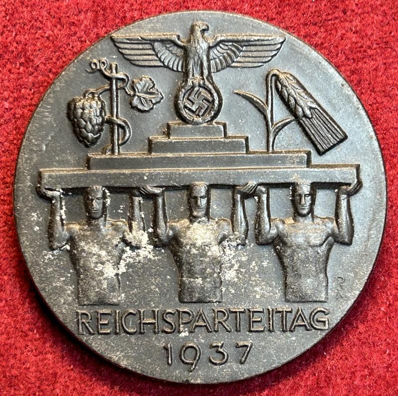 3rd Reich NSDAP Reichsparteitag 1937 abzeichen