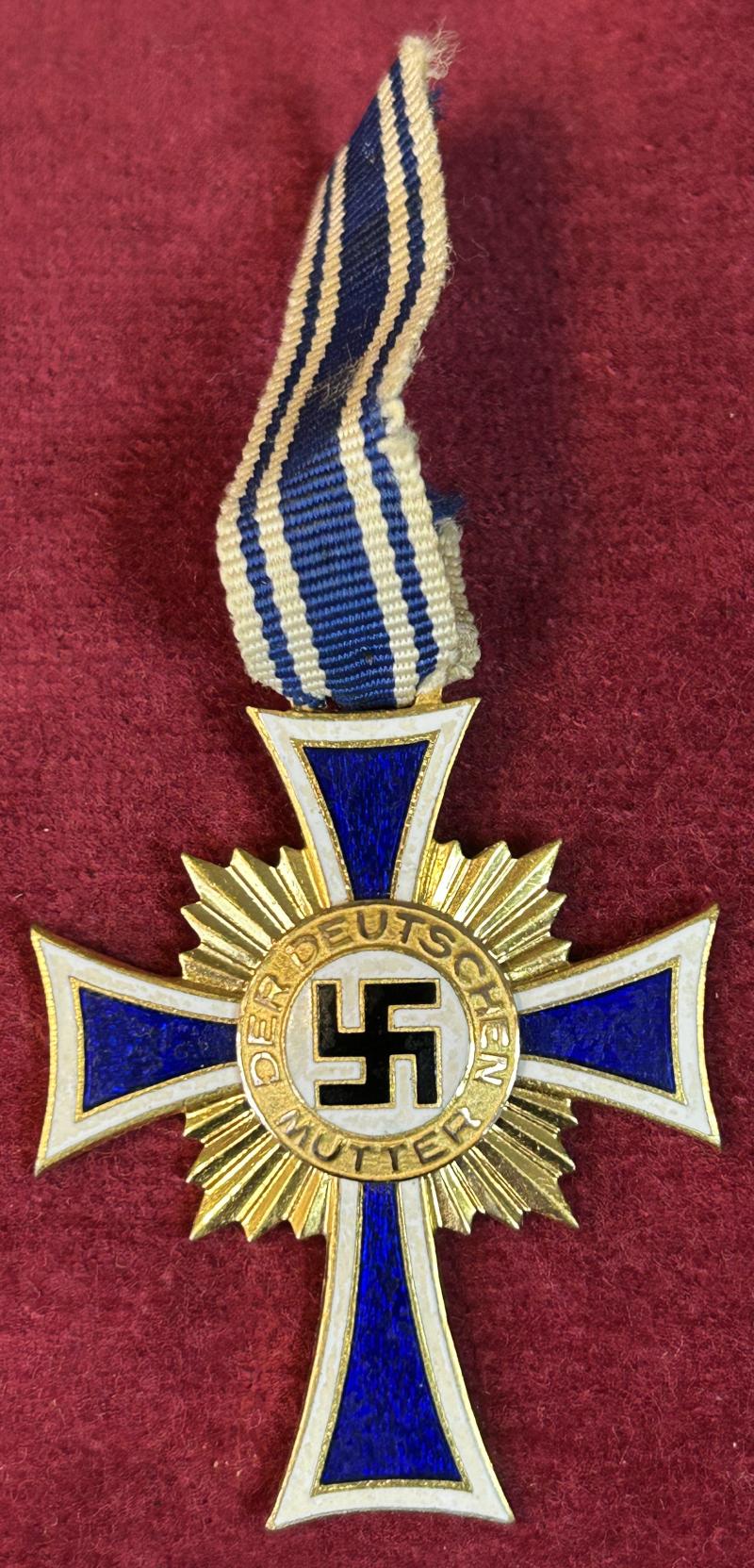 3rd Reich Mutterkreuz 1. Stufe Gold (2. Form)